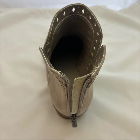 INDIGO RD Cadelen Taupe Perforated Fabric Block Heel Ankle Boots Zip NIB Sz 8 M - Picture 5 of 16